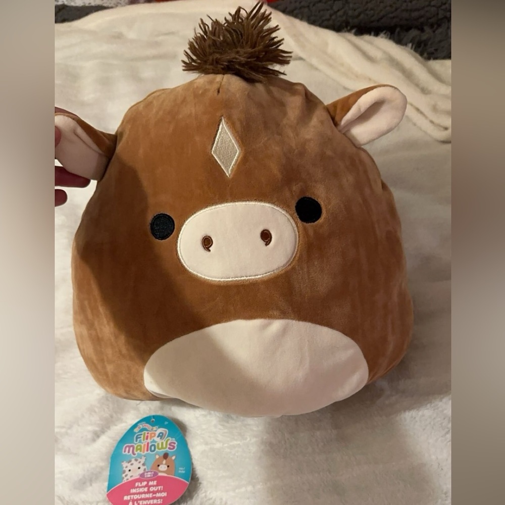 squishmallow / flip mallow
